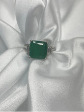 anillo cuadrado de esmeralda colombiana